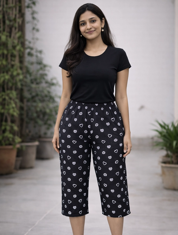 Black Womens Floral Printed Polycotton 120 GSM Capri Pant