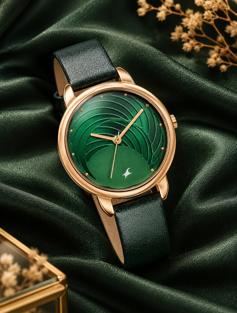 Fastrack Stunners Quartz Analog Green Dial Green Leather Strap Watches For Girls 6282WL01
