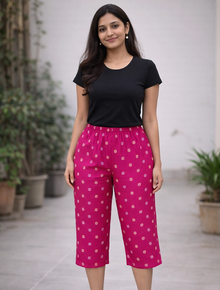 Pink Womens Printed Polycotton 120 GSM Capri Pant