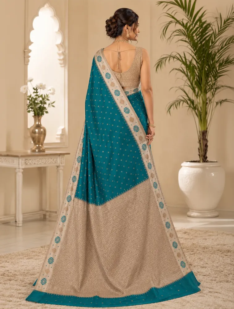 Rama Green Womens Premium Semi Gadwal Saree with Turning border — bulk from ₹3605