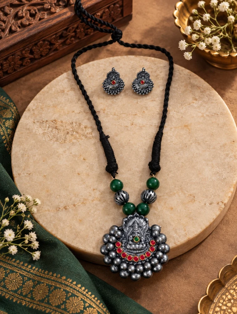 Red Lakshmi Pendant Terracotta Jewellery Set