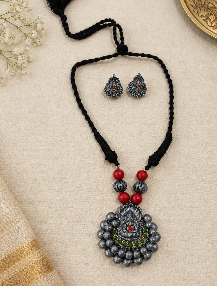 Red Lakshmi Pendant Terracotta Jewellery Set