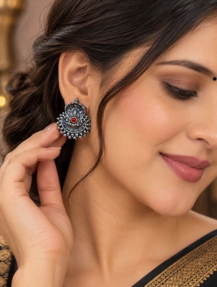Red and Green Lakshmi Pendant Terracotta Jewellery Set