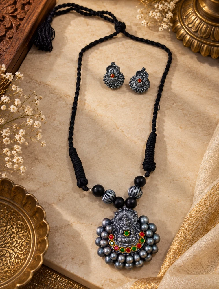 Red and Green Lakshmi Pendant Terracotta Jewellery Set