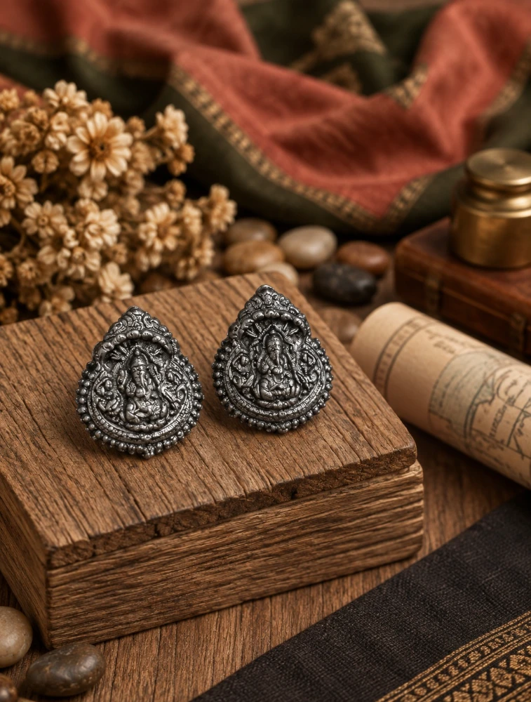 AnnaPari's Silver and Red Handmade Lord Ganesha Pendant Terracotta Jewellery Set