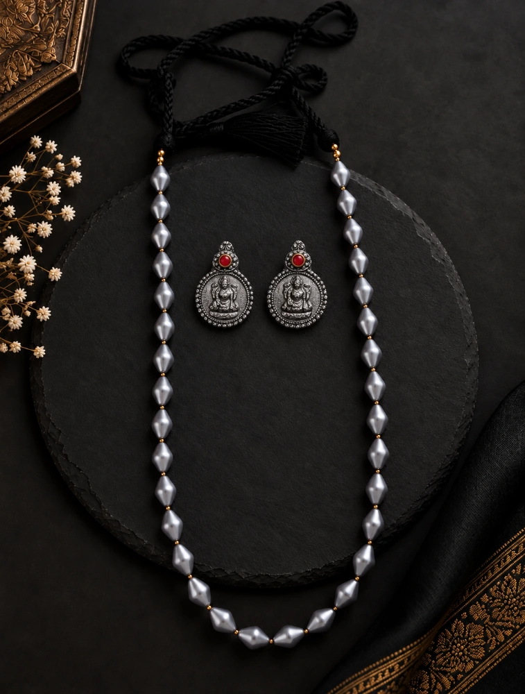 Silver and Red Sadabahar Dholki Bead Thread Terracotta Jewellery Set