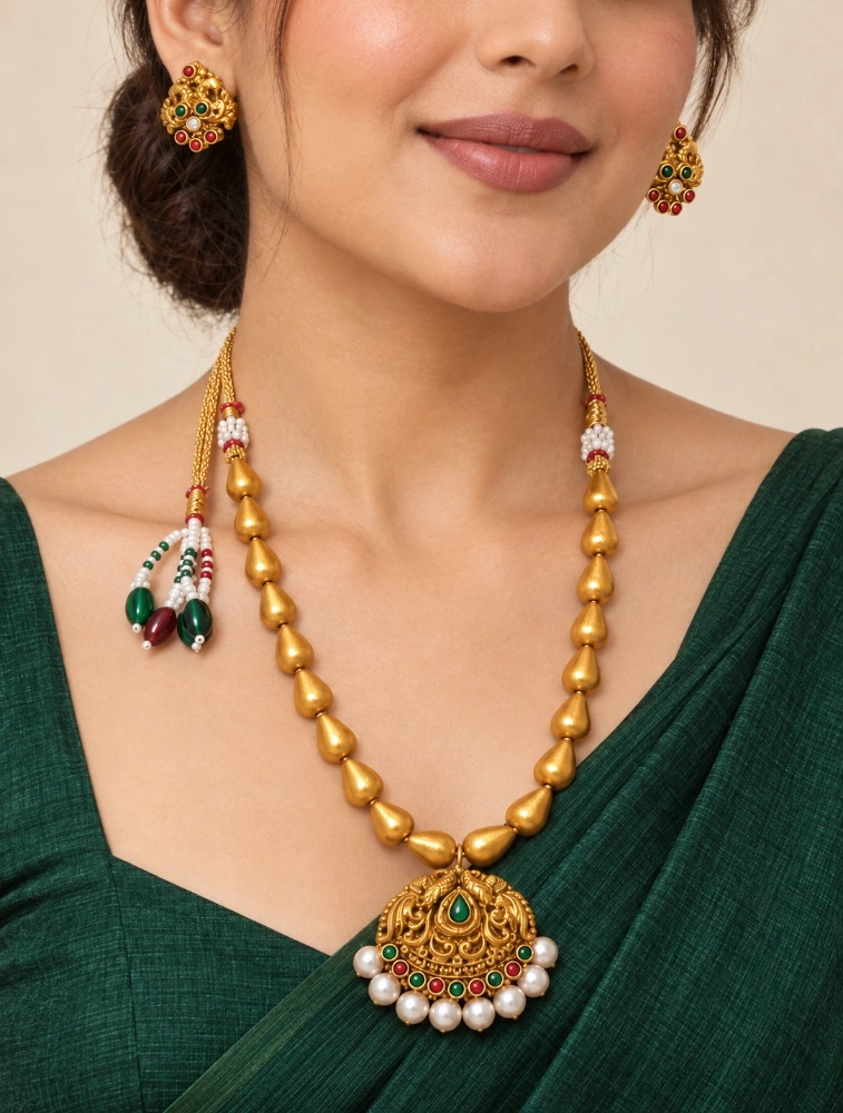 White Festive Royal Elegance Traditional Terracotta Jewellery Set